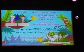 Na zdjeciu slajd z koncertu.