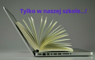 Na zdjęciu komputer i książka.