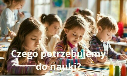 Na zdjęciu dzieci siedza przy stole i rysują.