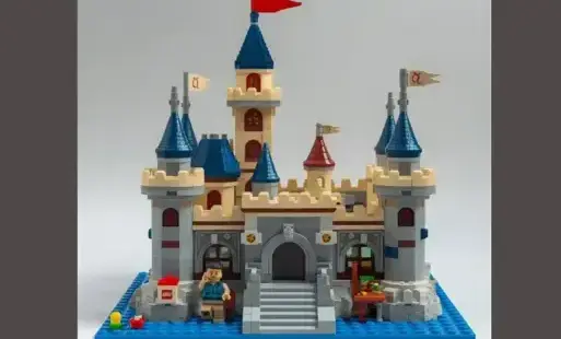 Na zdjęciu zamek z LEGO
